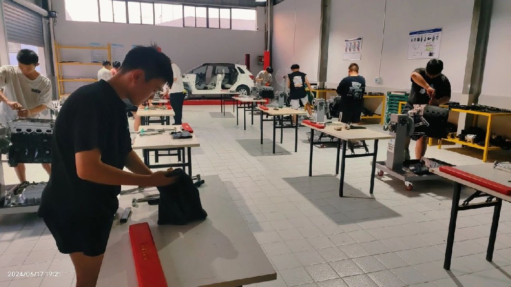 强化专业技能——新能源专业同学积极备战实训考核